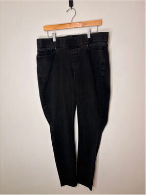 Signature Levi Strauss 18W Totally Shaping Pull On Skinny Jeans Black Women